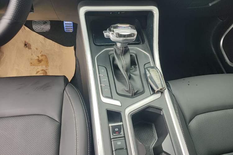Used Geely Auto Vision X6 2020 1.4T CVT Luxury Edition Gear Lever