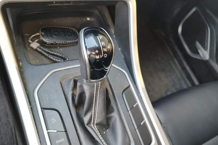 Used Geely Auto Vision X6 2020 1.4T Automatic Luxury Model Gear Lever