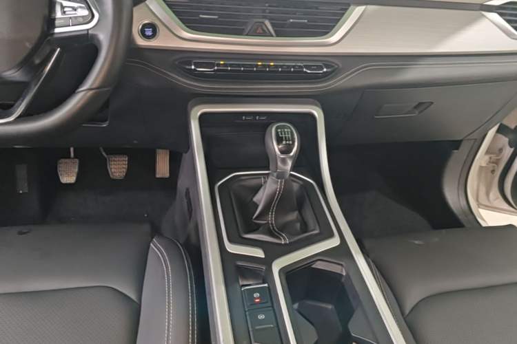 Used Geely Auto Vision X6 2020 1.4T Manual Luxury Model Gear Lever