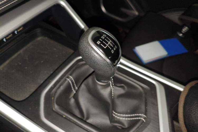Used Geely Auto Vision X6 2020 1.4T Manual Luxury Model Gear Lever