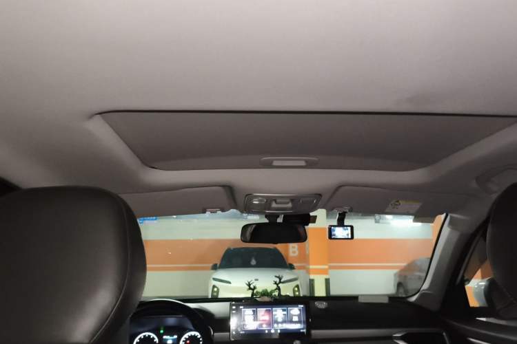 Used Geely Auto Vision X6 2020 1.4T CVT Luxury Edition Headliner