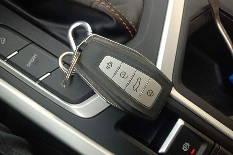 Used Geely Auto Vision X6 2020 1.4T CVT Luxury Edition Interior 1