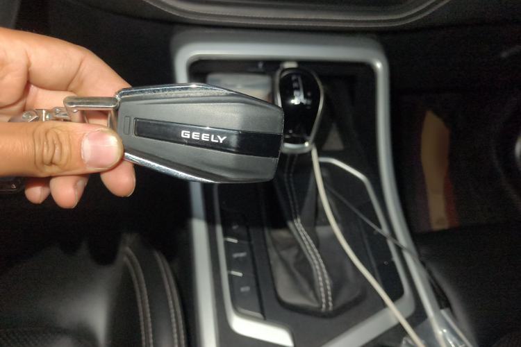 Used Geely Auto Vision X6 2020 1.4T CVT Luxury Edition Interior 1