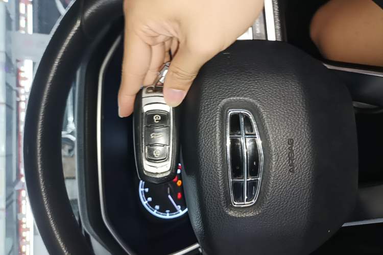 Used Geely Auto Vision X6 2020 1.4T Automatic Luxury Model Interior 1