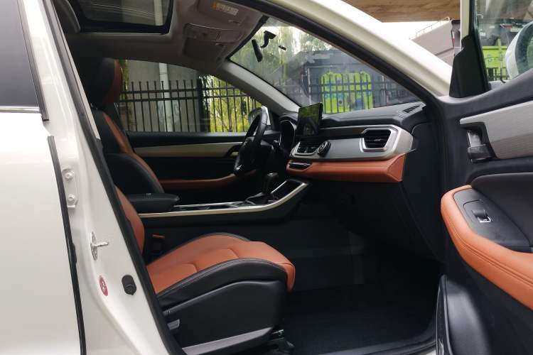 Used Geely Auto Vision X6 2020 1.4T CVT Luxury Edition Interior 1