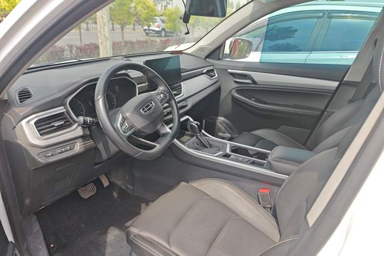 Used Geely Auto Vision X6 2020 1.4T CVT Luxury Edition Interior 1