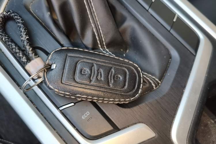 Used Geely Auto Vision X6 2020 1.4T Automatic Luxury Model Interior 1