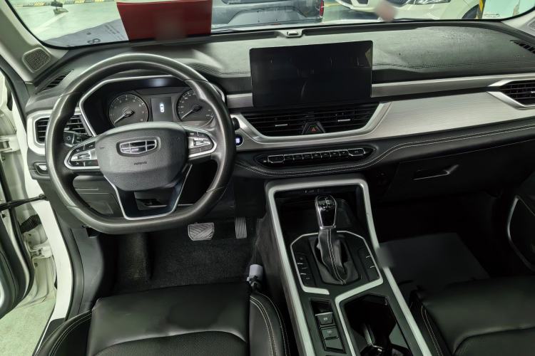 Used Geely Auto Vision X6 2020 1.4T Automatic Luxury Model Interior 2