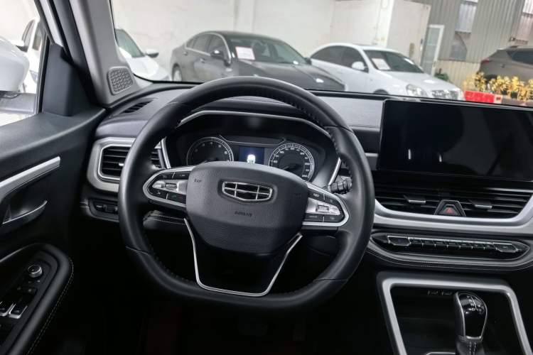 Used Geely Auto Vision X6 2020 1.4T CVT Luxury Edition Interior 2