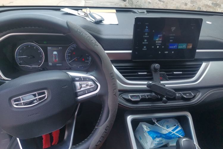 Used Geely Auto Vision X6 2020 1.4T Manual Luxury Model Interior 2