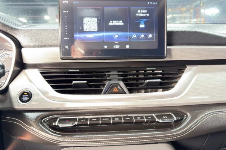 Used Geely Auto Vision X6 2020 1.4T Manual Luxury Model Interior 2