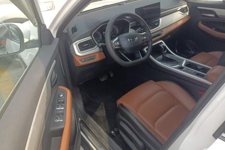 Used Geely Auto Vision X6 2020 1.4T CVT Luxury Edition Interior 3
