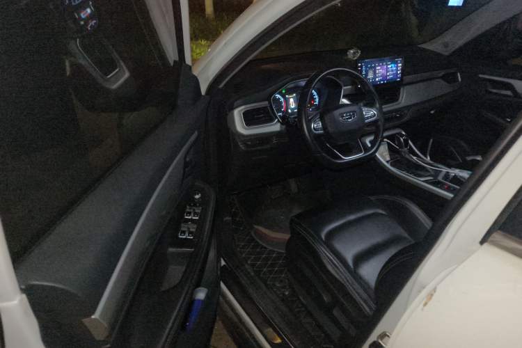 Used Geely Auto Vision X6 2020 1.4T CVT Luxury Edition Interior 3