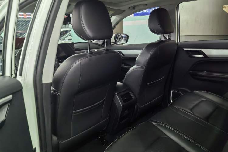 Used Geely Auto Vision X6 2020 1.4T Automatic Luxury Model Interior 3