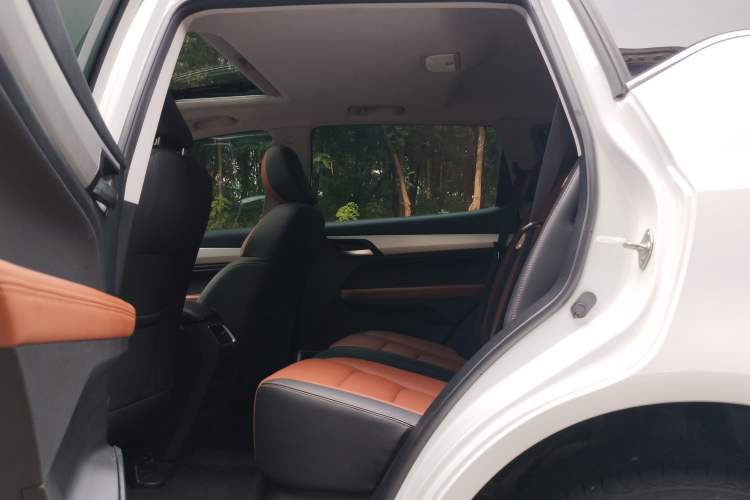Used Geely Auto Vision X6 2020 1.4T CVT Luxury Edition Interior 3