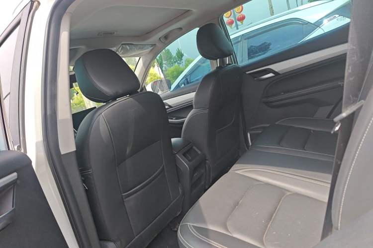 Used Geely Auto Vision X6 2020 1.4T CVT Luxury Edition Interior 3
