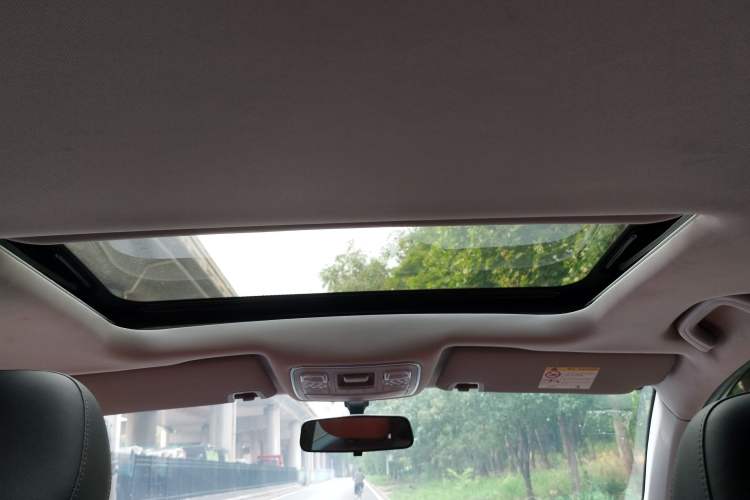Used Geely Auto Vision X6 2020 1.4T CVT Luxury Edition Interior 4