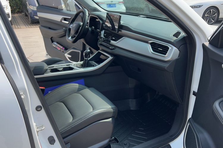 Used Geely Auto Vision X6 2020 1.4T Manual Luxury Model Interior 4