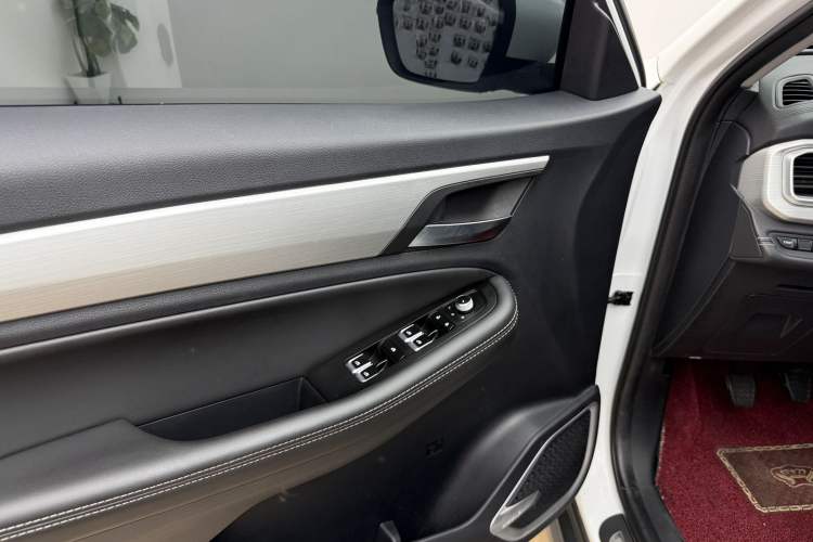 Used Geely Auto Vision X6 2020 1.4T Manual Luxury Model Interior 4