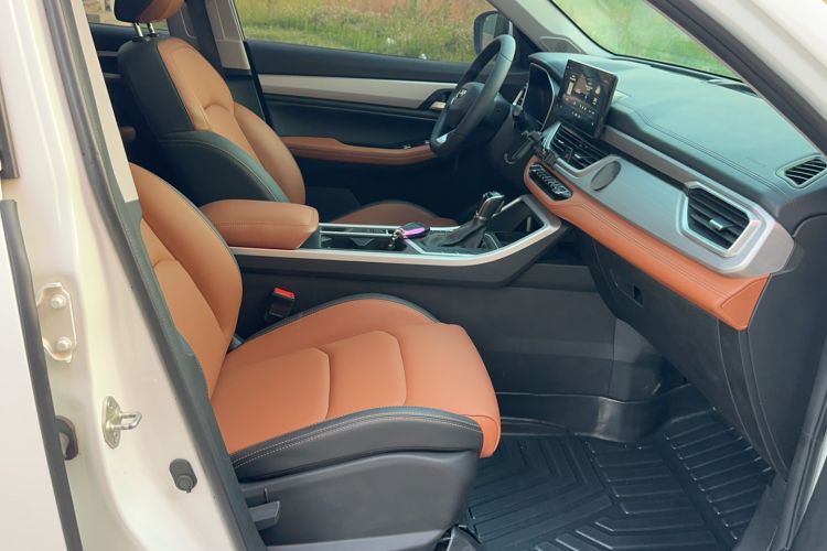 Used Geely Auto Vision X6 2020 1.4T CVT Luxury Edition Interior 5
