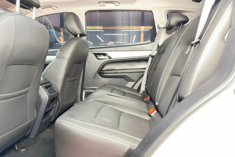 Used Geely Auto Vision X6 2020 1.4T Manual Luxury Model Interior 5