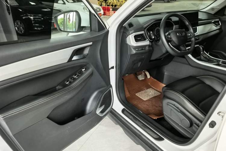 Used Geely Auto Vision X6 2020 1.4T CVT Luxury Edition Interior 6