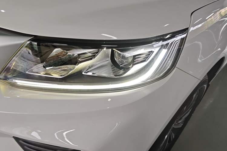 Used Geely Auto Vision X6 2020 1.4T Manual Luxury Model Left Front Headlight