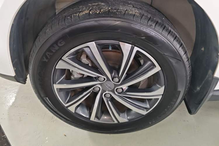 Used Geely Auto Vision X6 2020 1.4T Manual Luxury Model Left Front Wheel Hub