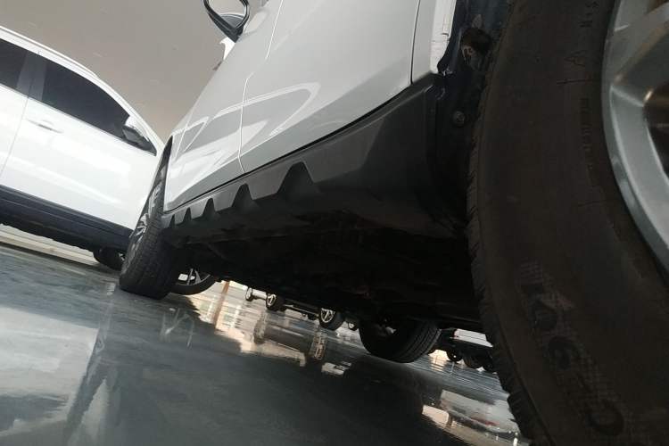 Used Geely Auto Vision X6 2020 1.4T Manual Comfort Model Left Side Sill