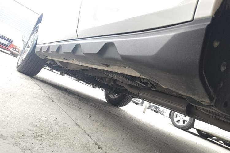 Used Geely Auto Vision X6 2020 1.4T Manual Comfort Model Left Side Sill