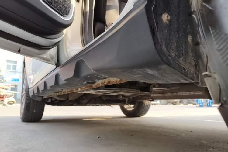 Used Geely Auto Vision X6 2020 1.4T CVT Asian Games Edition Left Side Sill