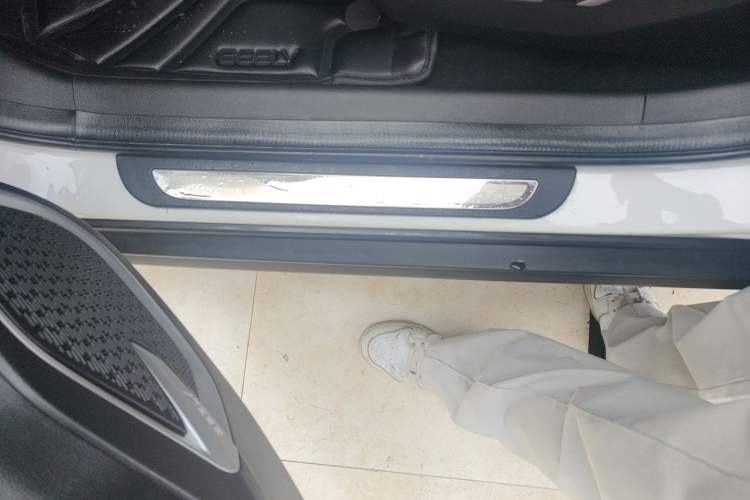 Used Geely Auto Vision X6 2020 1.4T CVT Asian Games Edition Left Side Sill
