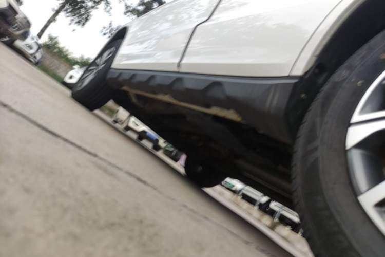 Used Geely Auto Vision X6 2020 1.4T Manual Luxury Model Left Side Sill