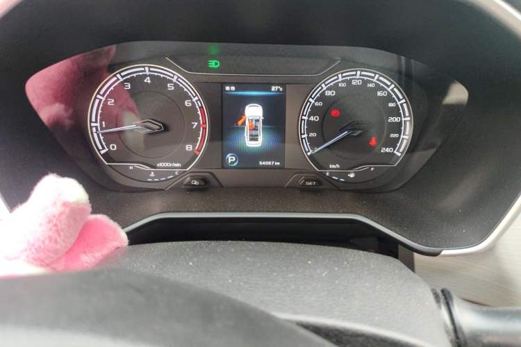 Used Geely Auto Vision X6 2020 1.4T CVT Luxury Edition Odometer Close Up
