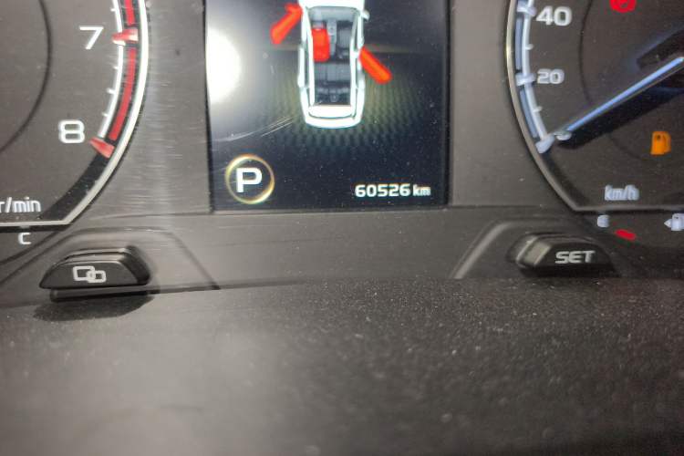 Used Geely Auto Vision X6 2020 1.4T CVT Luxury Edition Odometer Close Up