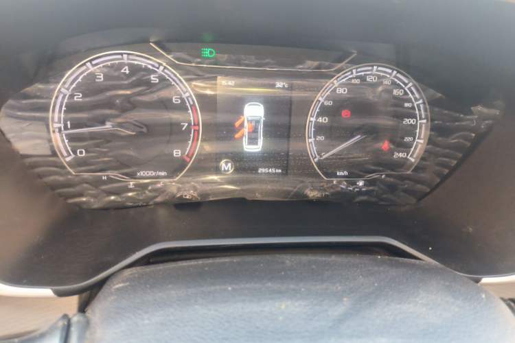 Used Geely Auto Vision X6 2020 1.4T Manual Luxury Model Odometer Close Up