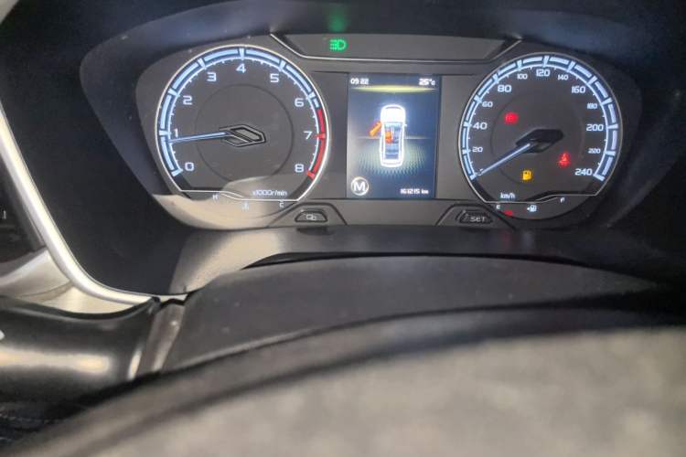 Used Geely Auto Vision X6 2020 1.4T Manual Luxury Model Odometer Close Up