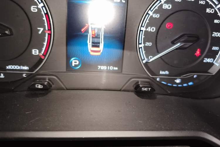 Used Geely Auto Vision X6 2020 1.4T CVT Luxury Edition Odometer Close Up