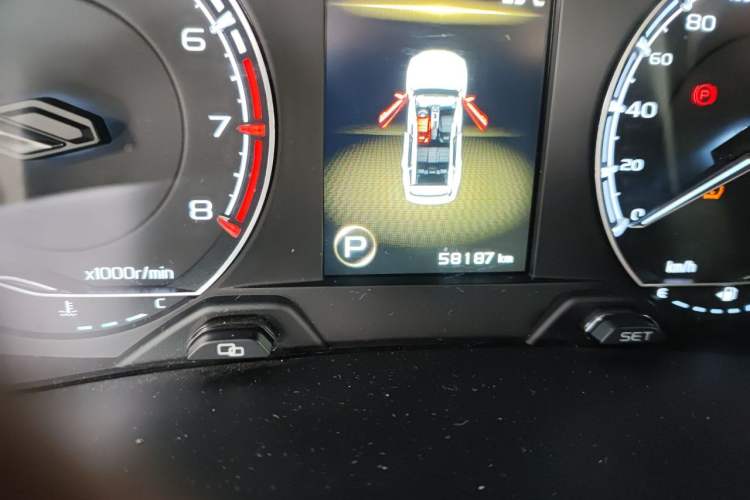 Used Geely Auto Vision X6 2020 1.4T CVT Luxury Edition Odometer Close Up