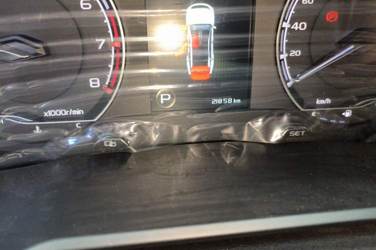 Used Geely Auto Vision X6 2020 1.4T CVT Luxury Edition Odometer Close Up