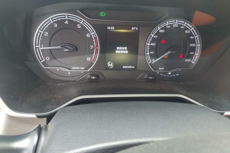 Used Geely Auto Vision X6 2020 1.4T Manual Luxury Model Odometer Close Up