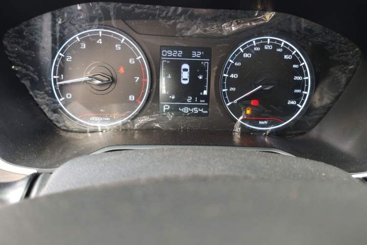 Used Geely Auto Vision X6 2020 1.4T Automatic Luxury Model Odometer Close Up