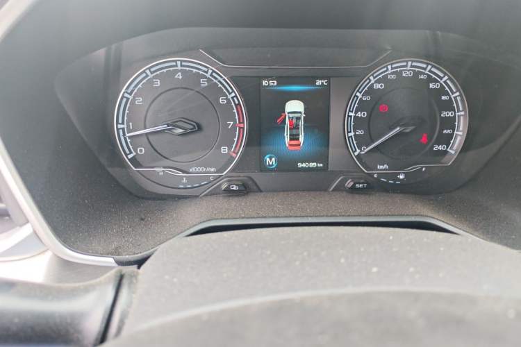 Used Geely Auto Vision X6 2020 1.4T Manual Luxury Model Odometer Close Up