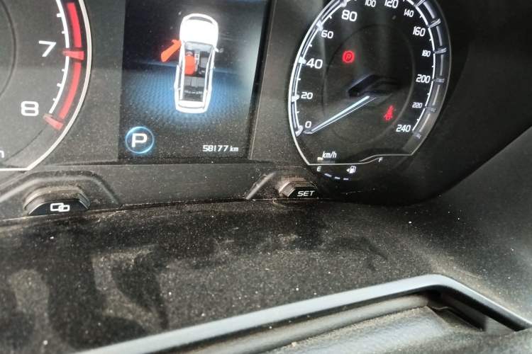 Used Geely Auto Vision X6 2020 1.4T CVT Luxury Edition Odometer Close Up