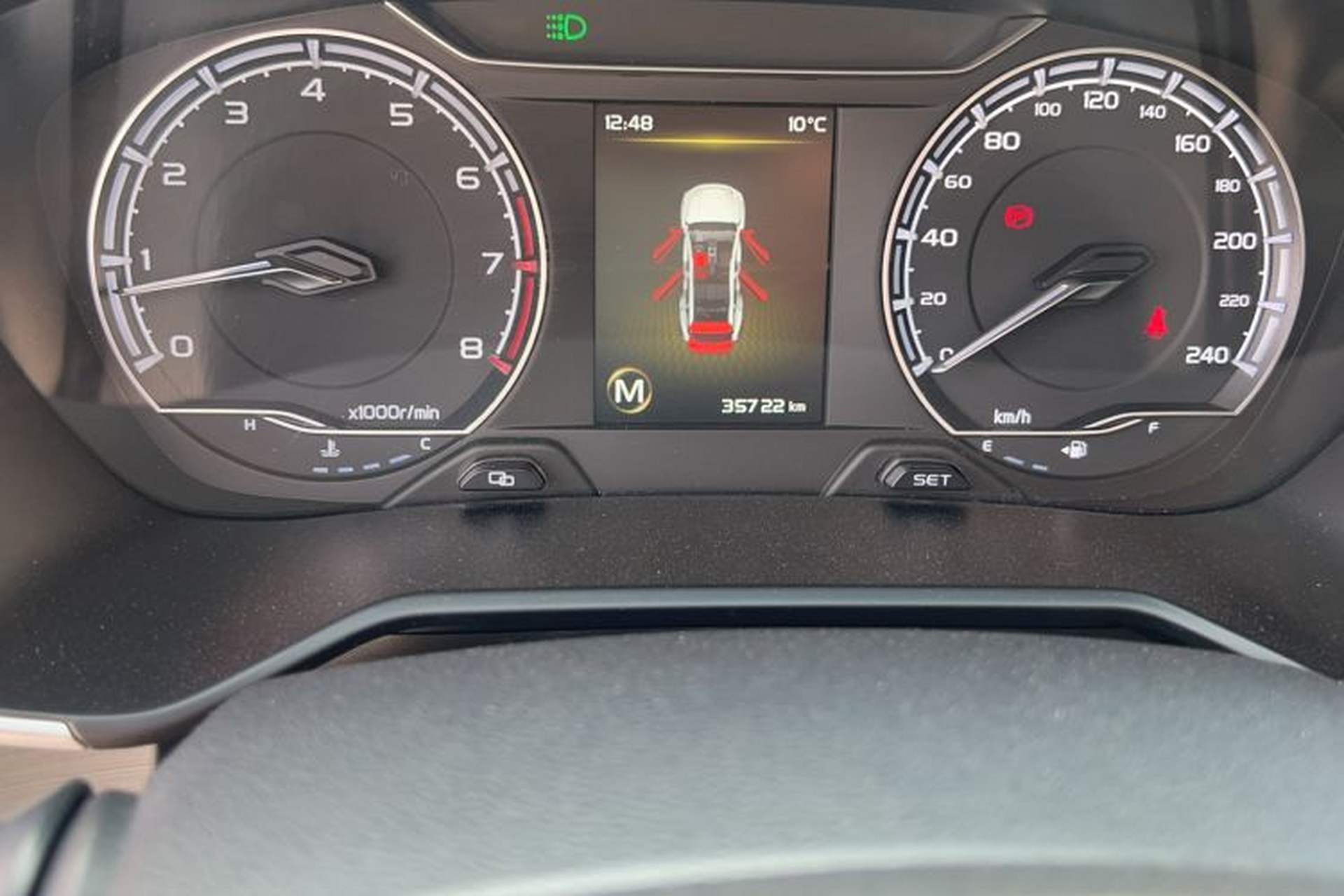 Used Geely Auto Vision X6 2020 1.4T Manual Luxury Model Odometer Close Up