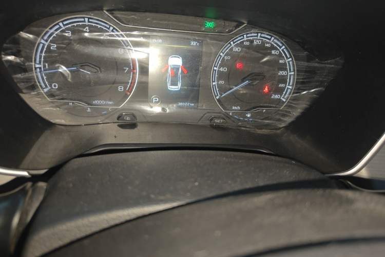 Used Geely Auto Vision X6 2020 1.4T CVT Luxury Edition Odometer Close Up