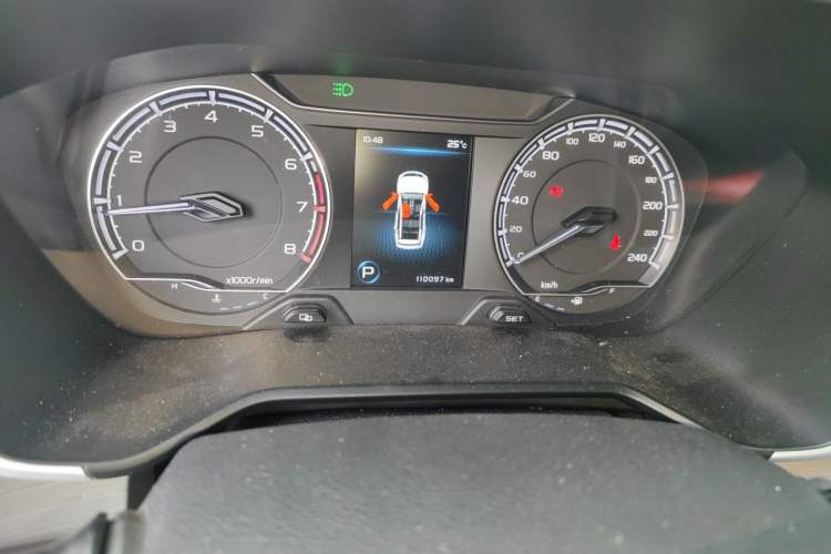 Used Geely Auto Vision X6 2020 1.4T CVT Luxury Edition Odometer Close Up