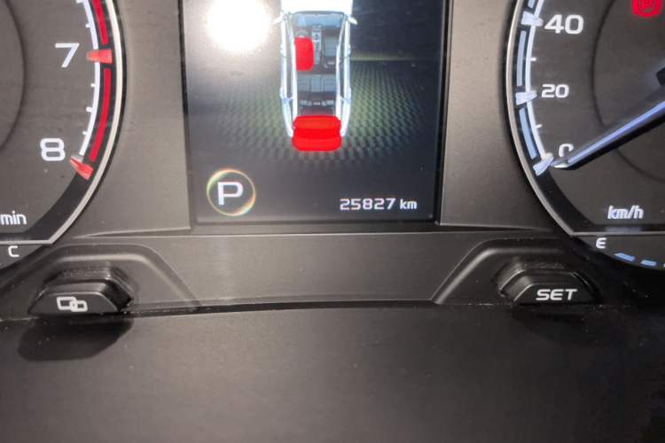 Used Geely Auto Vision X6 2020 1.4T CVT Luxury Edition Odometer Close Up