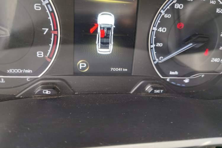 Used Geely Auto Vision X6 2020 1.4T CVT Luxury Edition Odometer Close Up