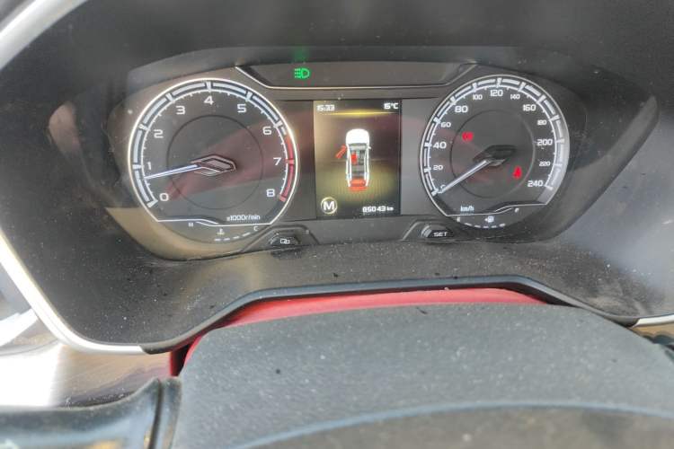 Used Geely Auto Vision X6 2020 1.4T Manual Luxury Model Odometer Close Up